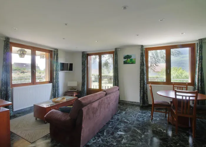 Charming House With Great Views * Brison-Saint-Innocent