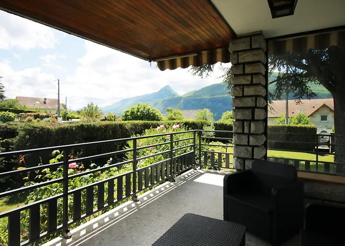 Charming House With Great Views Casa vacanze Brison-Saint-Innocent